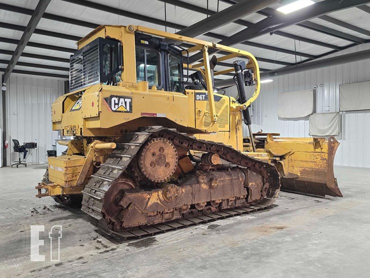 2011-caterpillar-d6t-xw-image-3