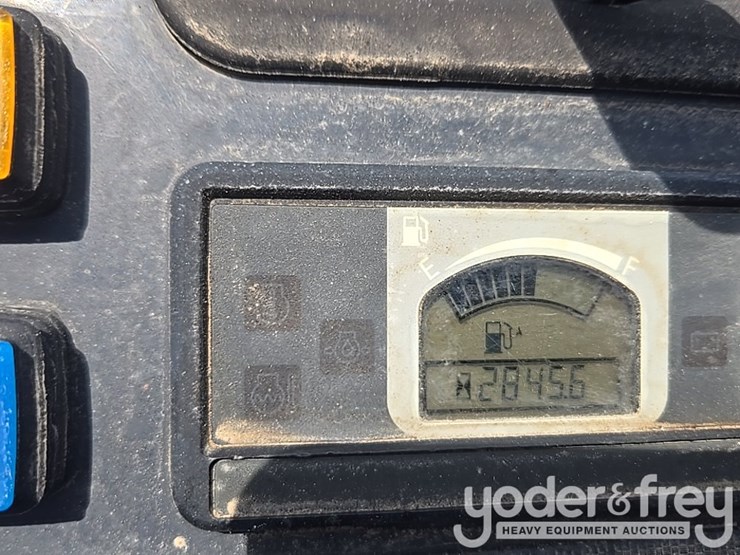 2022-deere-26g-image-72