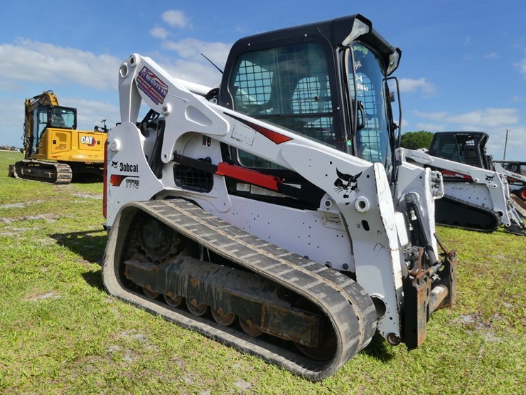 2021-bobcat-t770-image-2