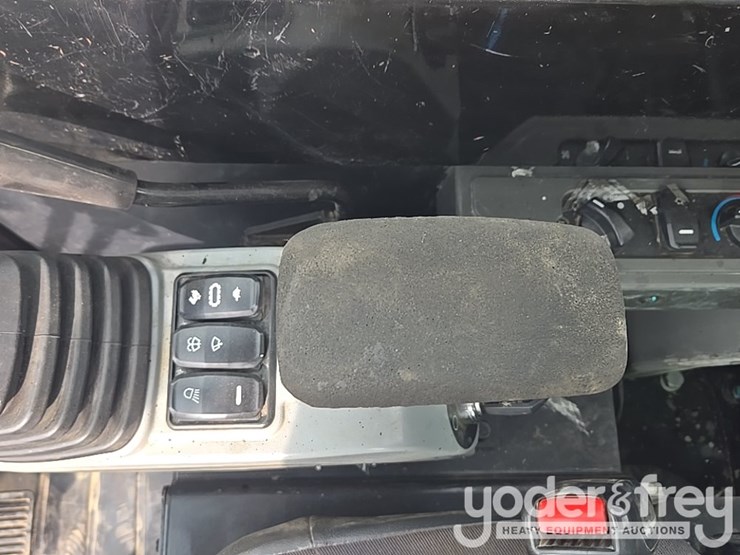 2018-caterpillar-305.5-image-113