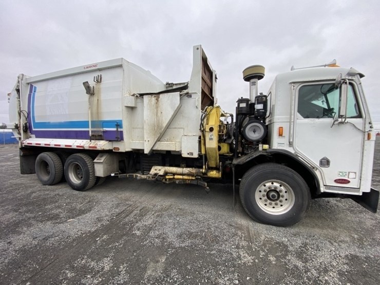 2014-peterbilt-320-image-7