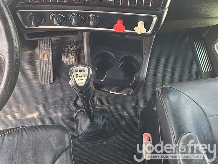 2014-kenworth-t880-image-128