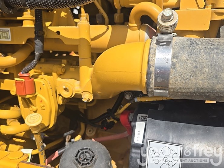 2021-caterpillar-d1-image-54