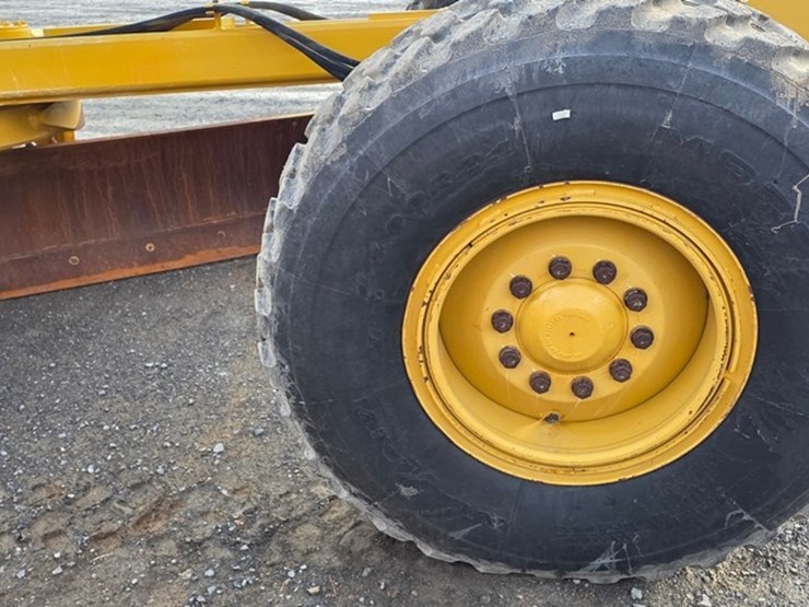 2020-caterpillar-140-image-44