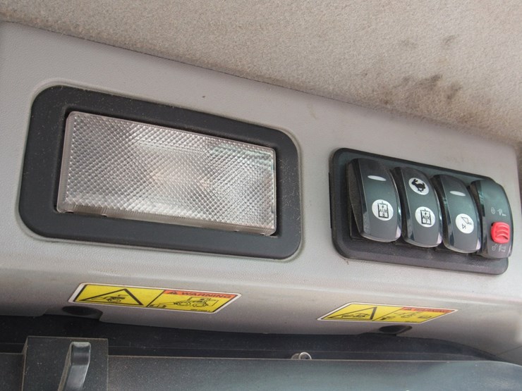 caterpillar-262d-image-13