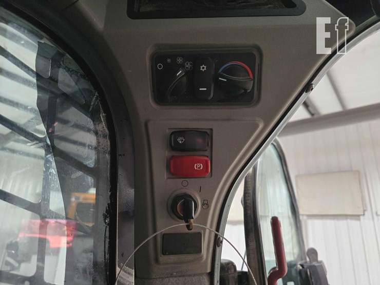 2023-caterpillar-259d3-image-17