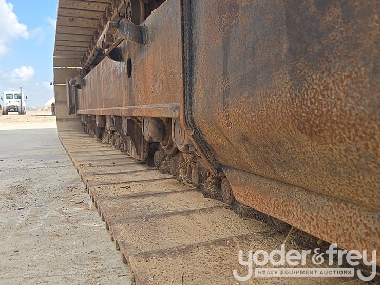 2019-caterpillar-336-image-21