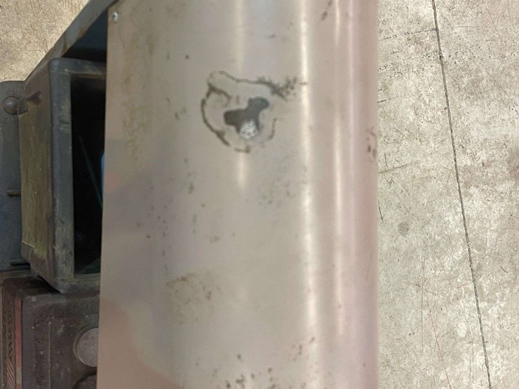 ford-battery-display-rack-image-9