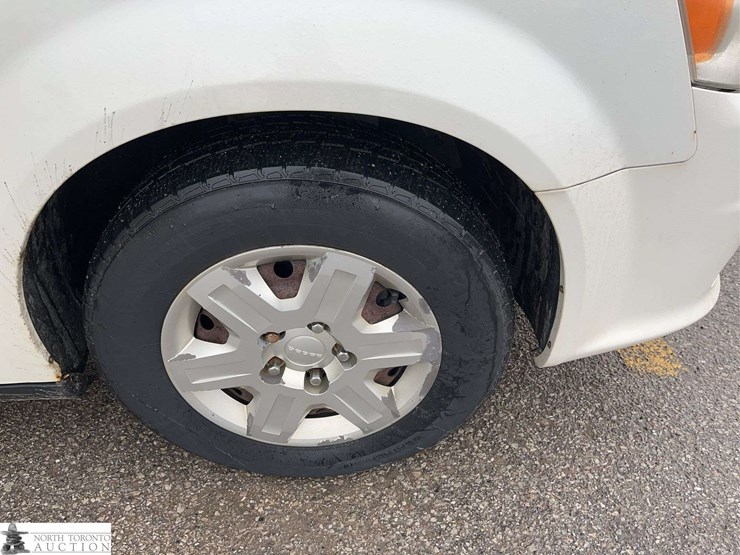 2013-dodge-grand-caravan-se-image-19