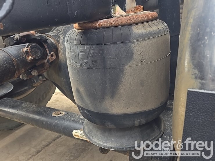 2014-kenworth-t800-image-33