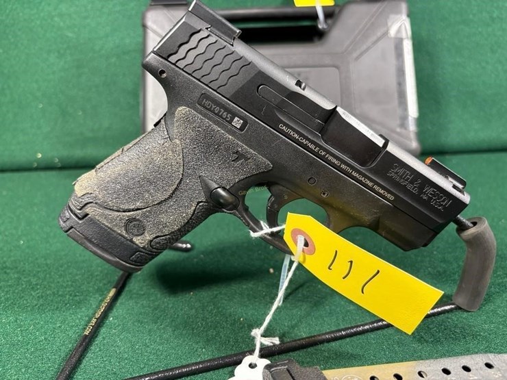 smith-&-wesson-m&p-9-shield-9mm-pistol-image-3