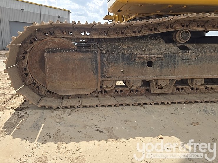 2019-caterpillar-336-image-11