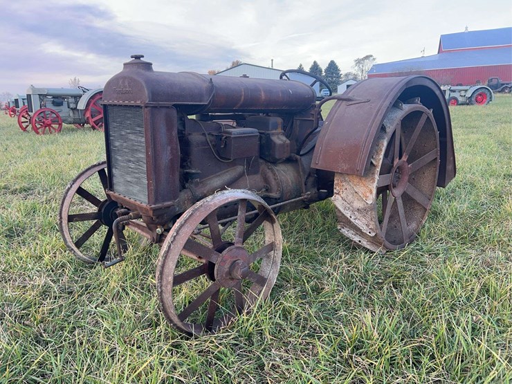 1924-fordson-tractor-image-1
