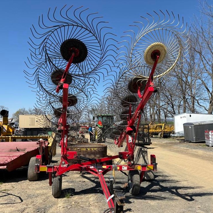 Massey Ferguson V-12 Wheel Rake
