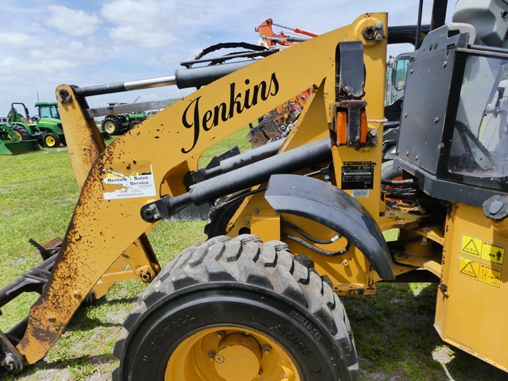 2015-caterpillar-903c-image-7