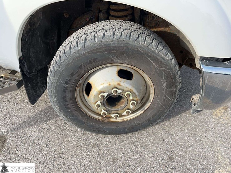 2013-ford-f350-image-23