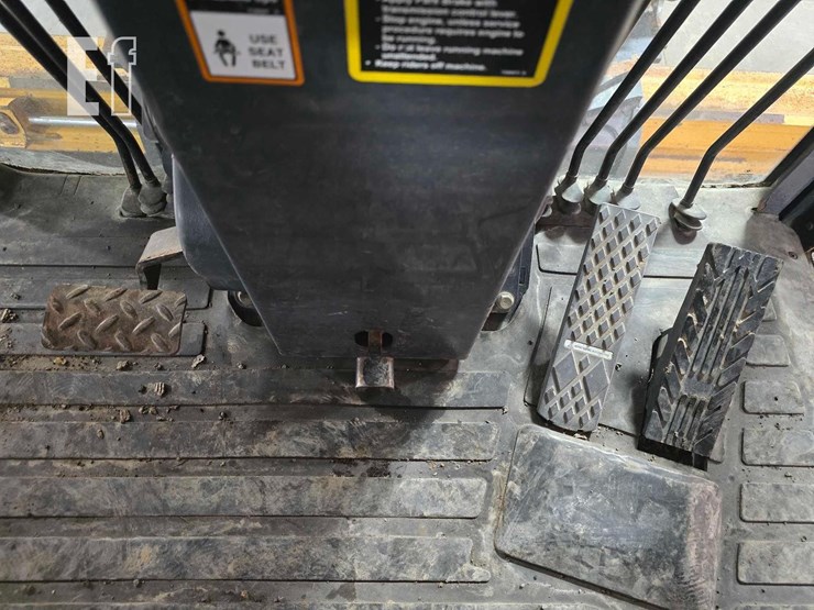 2012-deere-770g-image-18