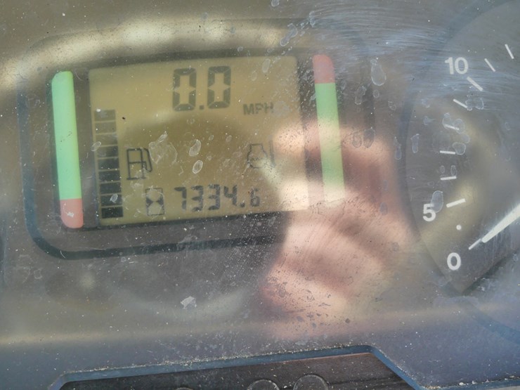 2011-john-deere-7330-image-13