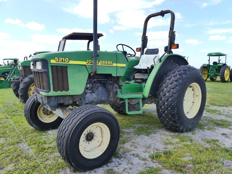 john-deere-5210-image-2