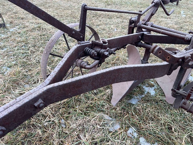 two-bottom-oliver-plow-image-6