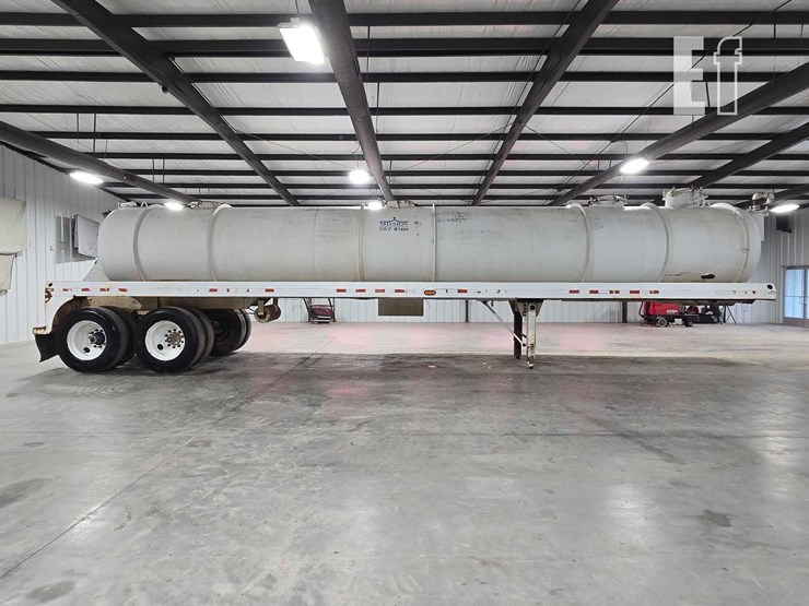 40-foot-vacuum-tank-trailer-image-6