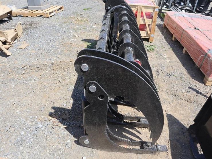 future-skid-steer-grapple-image-5