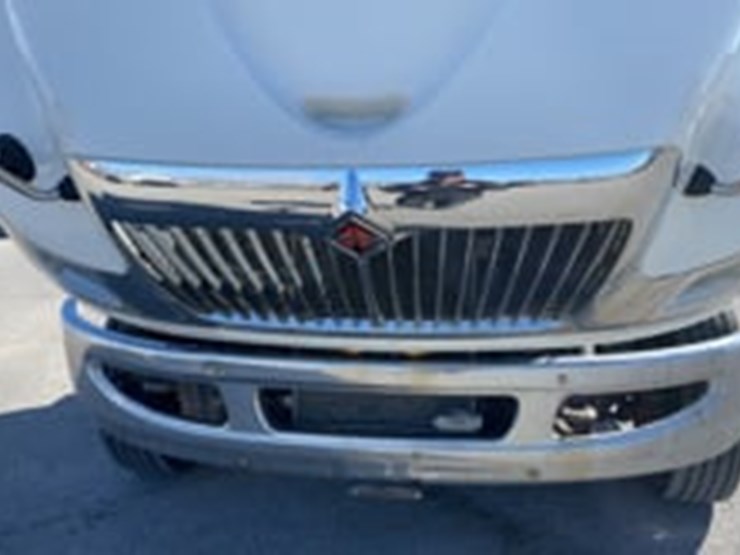 2017-international-durastar-4300-image-9