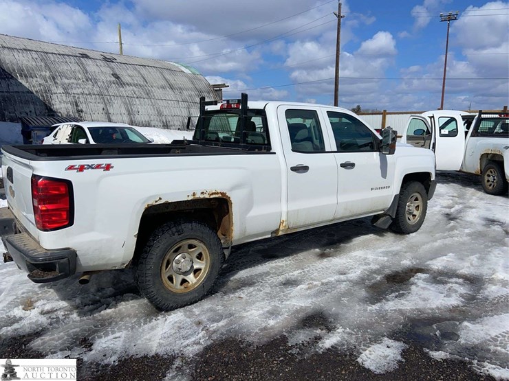 2017-chevrolet-silverado-1500-image-4