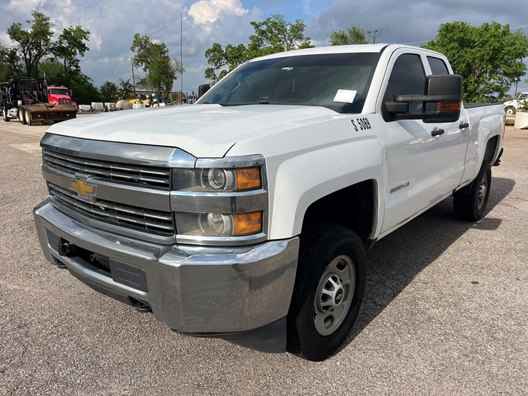 2016-chevrolet-silverado-2500hd-image-1