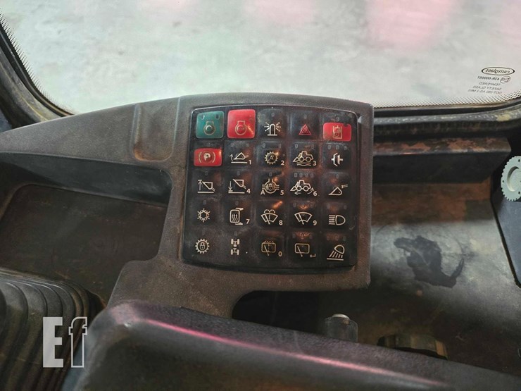 2017-deere-644k-image-19