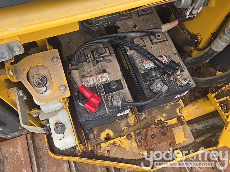 2014-komatsu-d61px-23-image-36