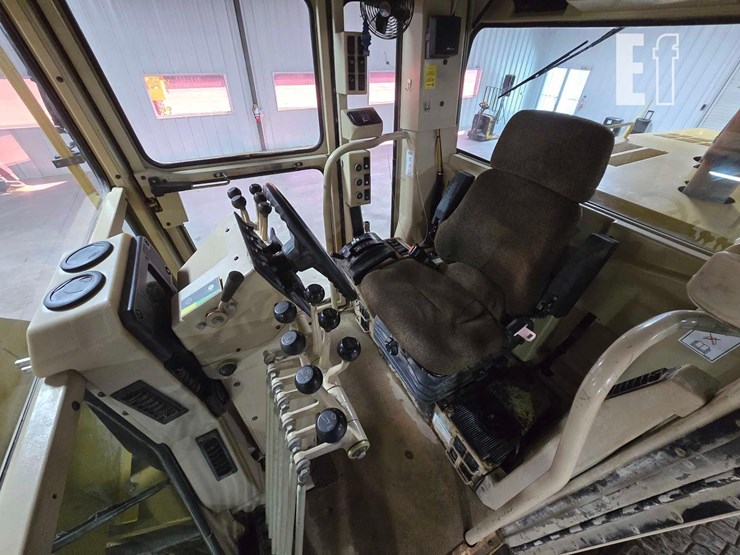 2006-caterpillar-143h-image-16