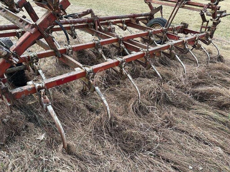 international-19'-field-cultivator-image-4