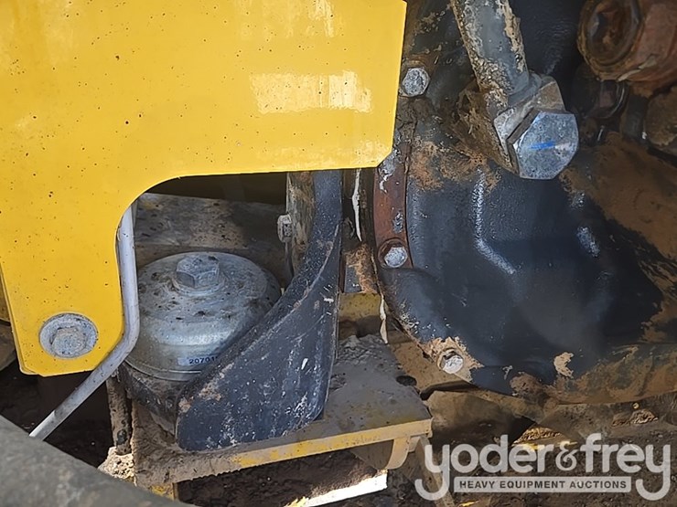 2015-komatsu-pc490-lc-11-image-56