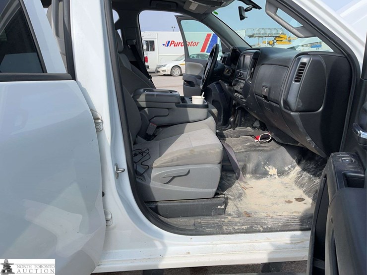 2017-chevrolet-silverado-1500-image-21