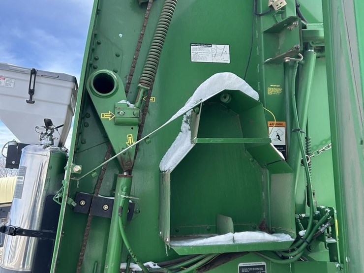 2001-john-deere-567-image-19