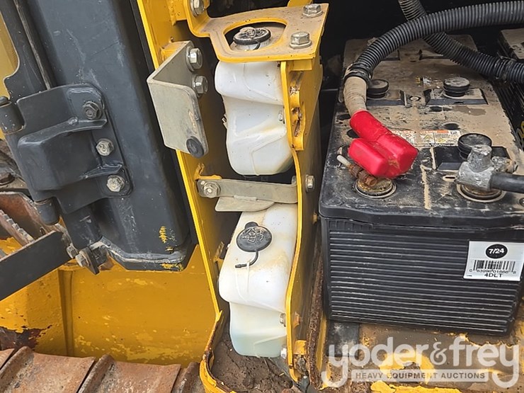 2014-komatsu-d61px-23-image-37