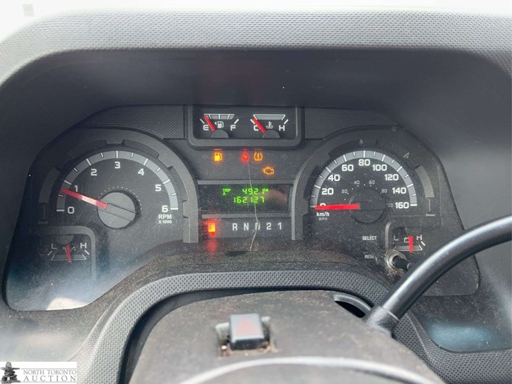 2010-ford-cargo-image-12