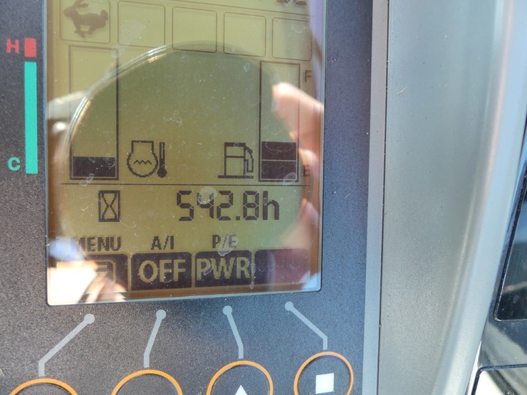 2018-deere-35g-image-16