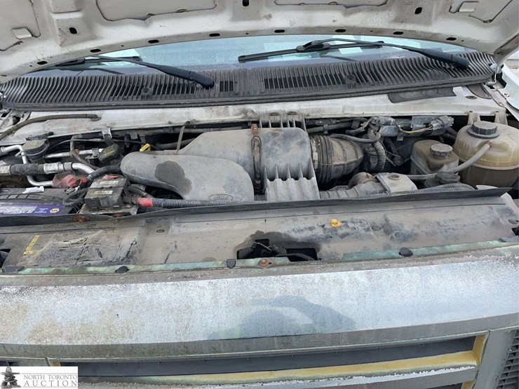 2012-ford-cargo-image-10