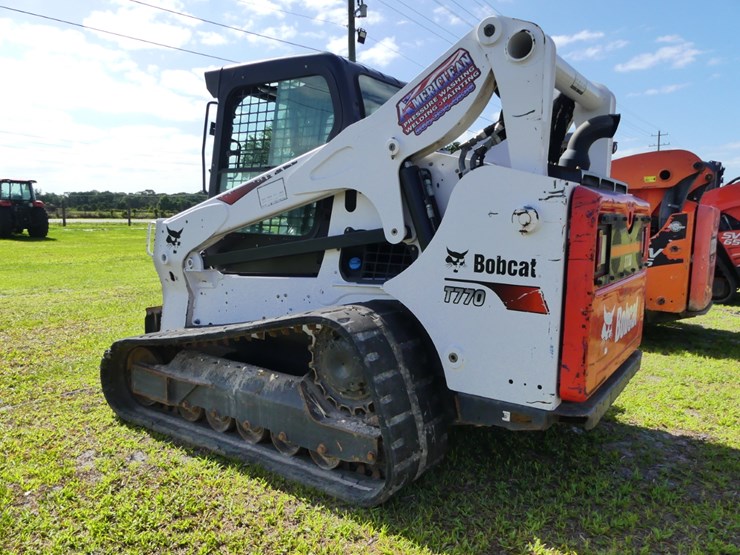 2021-bobcat-t770-image-4