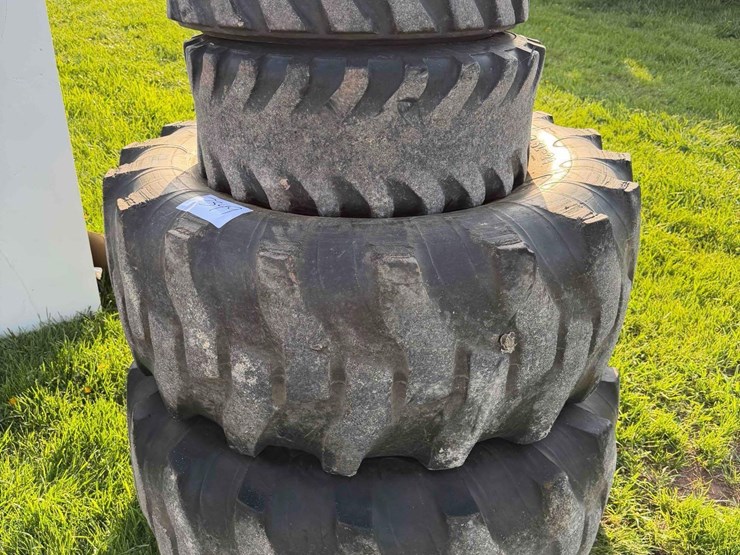 john-deere-4720-image-1