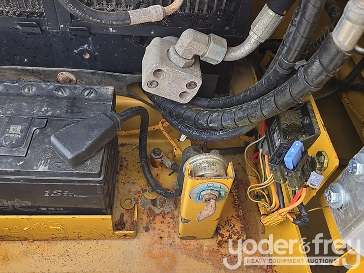 2018-caterpillar-305.5-image-76