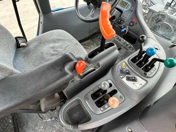 new-holland-tv6070-image-14