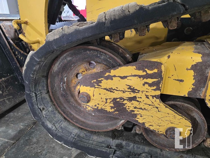 2023-caterpillar-259d3-image-27