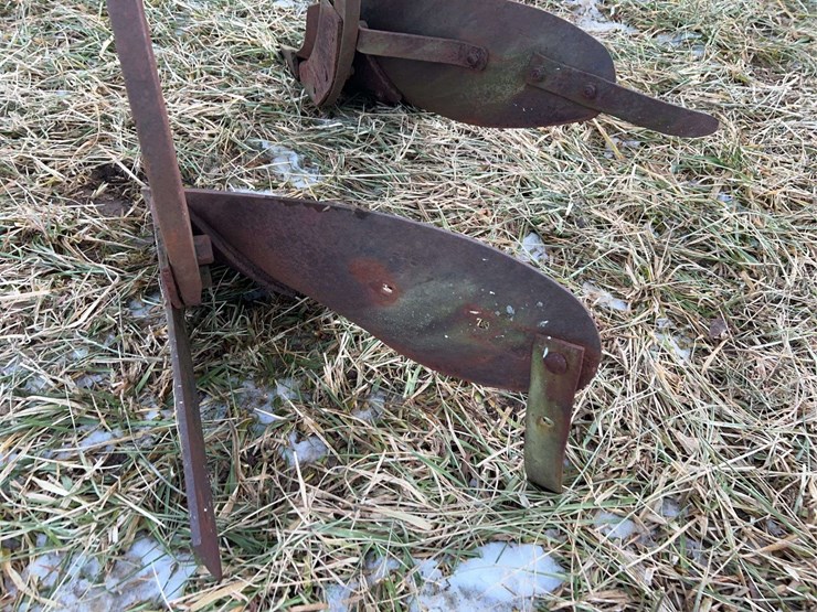 two-bottom-fordson-plow-image-13