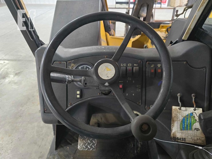 2013-caterpillar-tl943c-image-14