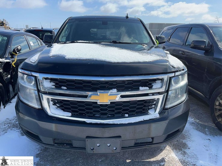 2017-chevrolet-tahoe-image-2