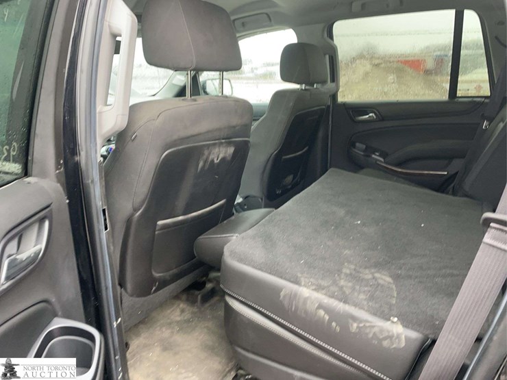 2015-chevrolet-tahoe-image-15