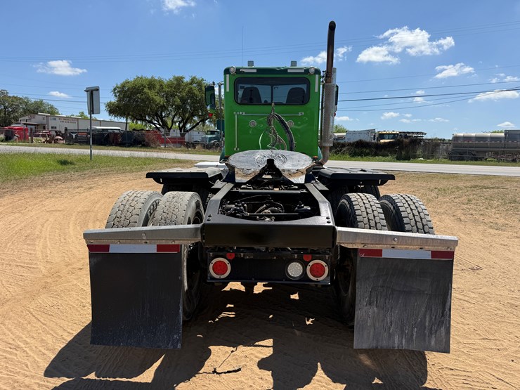 2020-peterbilt-367-image-6
